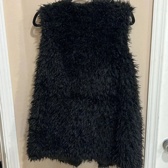 (3)  Kenneth Blake vest - Picture 3 of 3